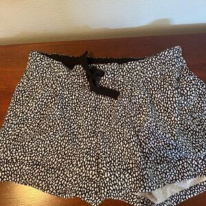 Lululemon pocket shorts